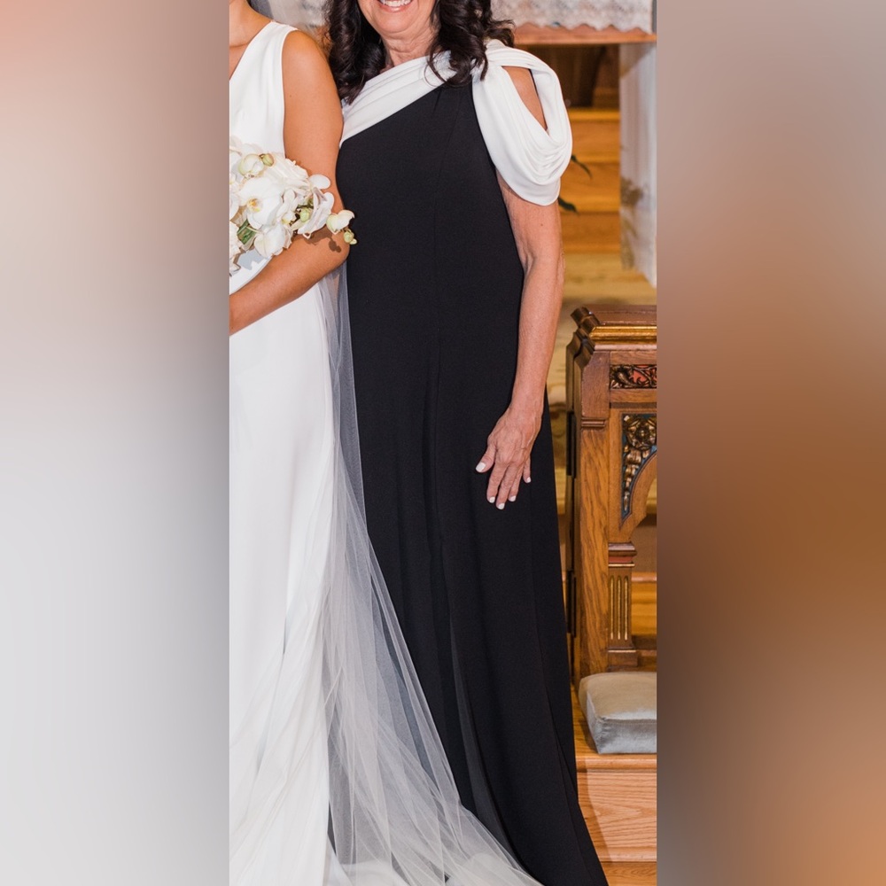 Tadashi Shoji Knotted One Shoulder Crepe Gown